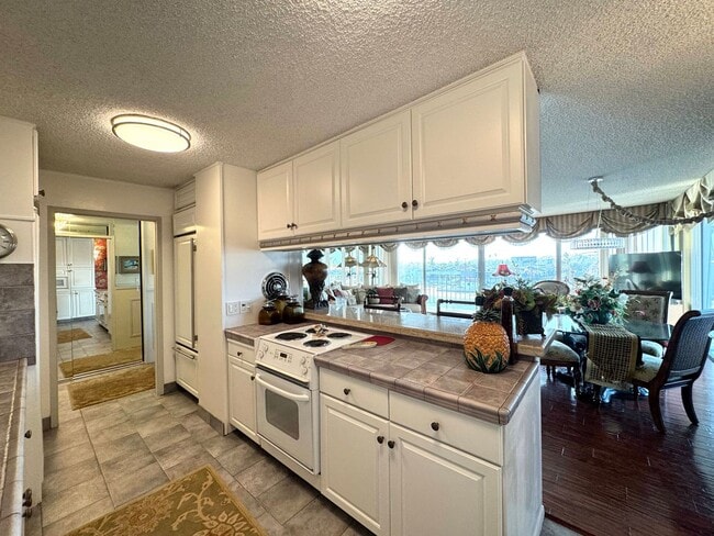 Photo - Waterfront Living in Naples - Furnished 2BD/2BA with Bay Views Unidad 410