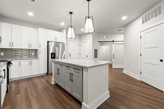 Photo - 2648 Sandy Plains Rd Unit 137