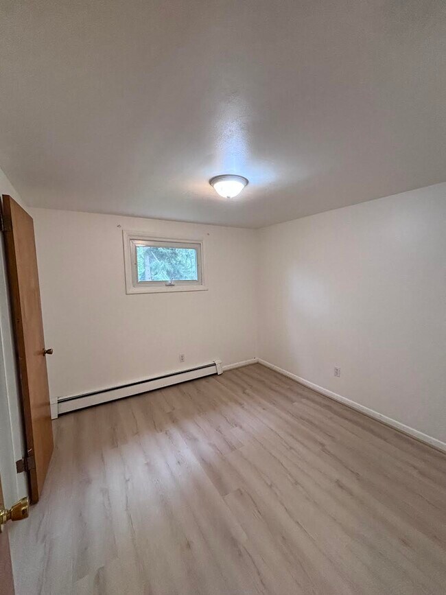 Photo - 3754 N Freeman Rd Unit Upper