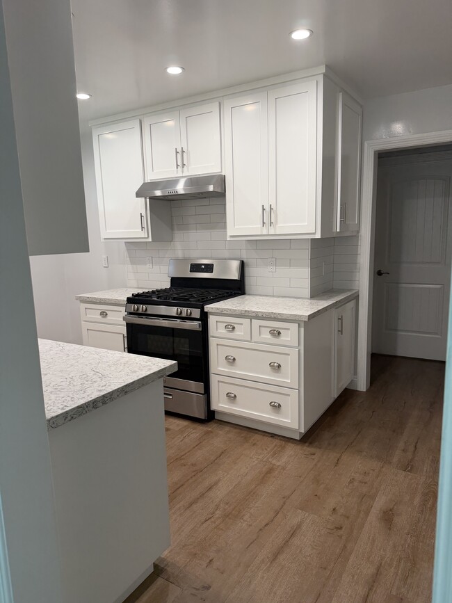 Additional kitchen photo - 140 N Alta Vista Ave Unit 140