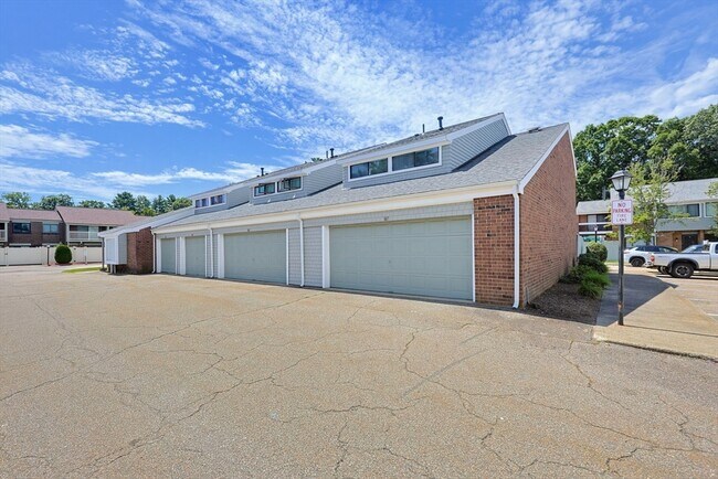 167 Greenbrook Dr