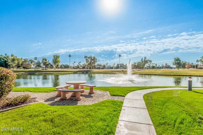 Photo - 7401 W Arrowhead Clubhouse Dr Unidad 2062