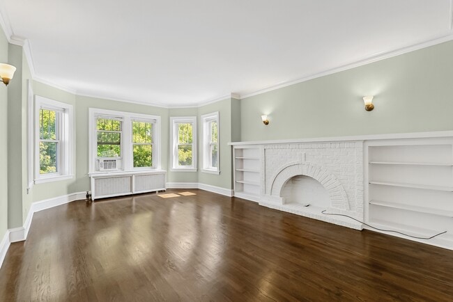 Photo - 5742 N Francisco Ave Unidad 2