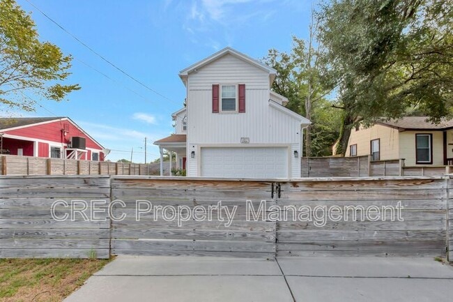 Photo - 2703 E Surrey Dr