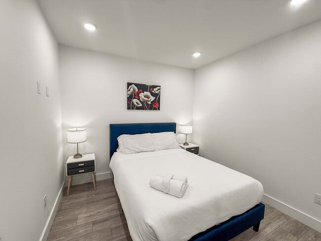 Photo - 2400 E Huntingdon St Unit ID1352423P