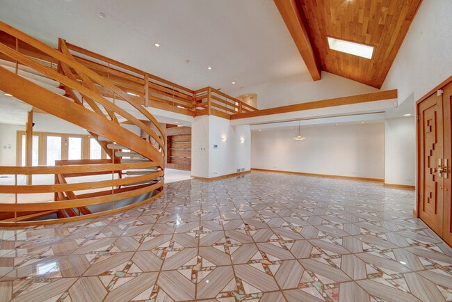 Photo - 8170 Lake Ridge Dr