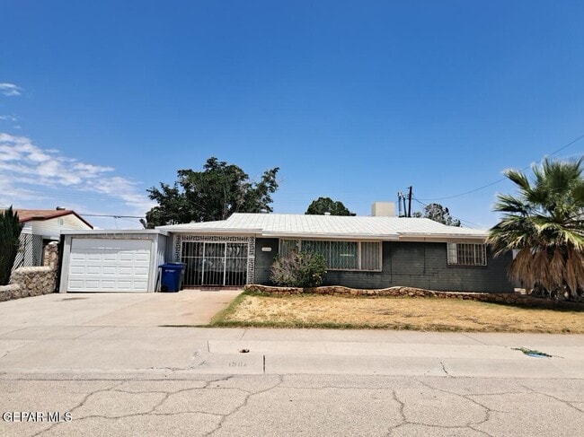 Building Photo - 1504 Fairfield Dr