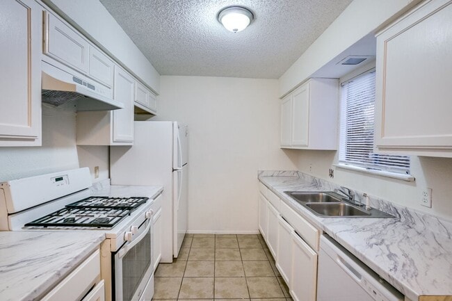 Photo - 10310 Little Pebble Dr Unit #A