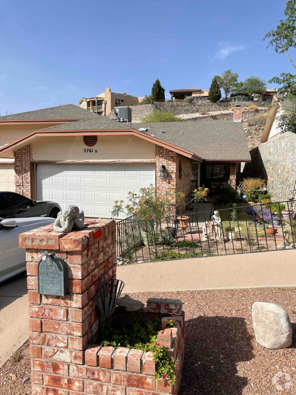 Building Photo - 5761 Lawndale Dr Rental