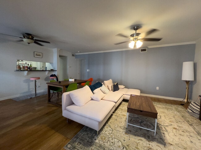 Photo - 501 W 26th St