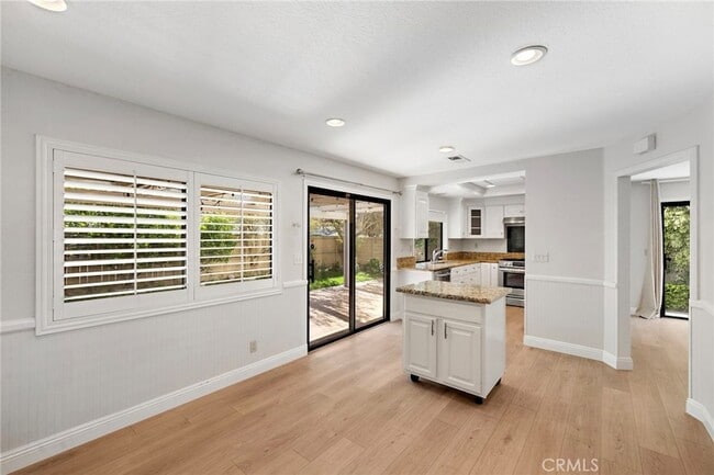 Photo - 46 Silkberry