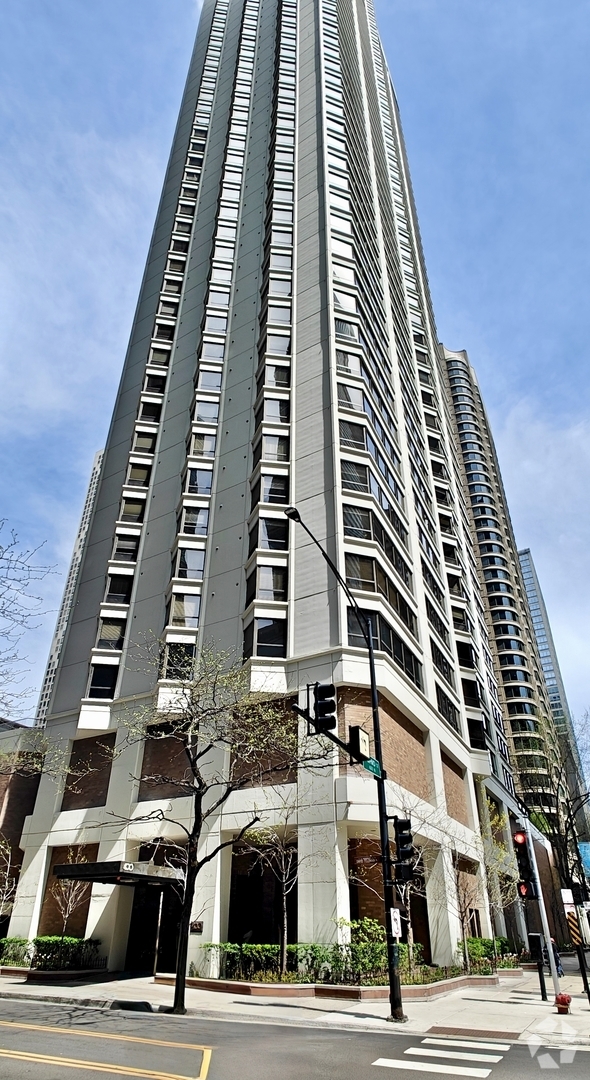 Building Photo - 400 E Ohio St Unit 2901 Rental