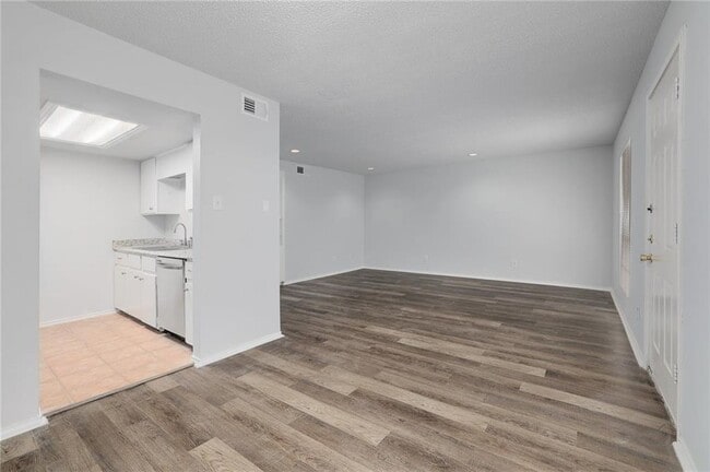 Photo - 2401 Leon St Unit 201