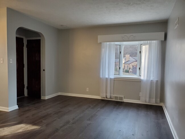 Photo - 138 Elmwood Dr