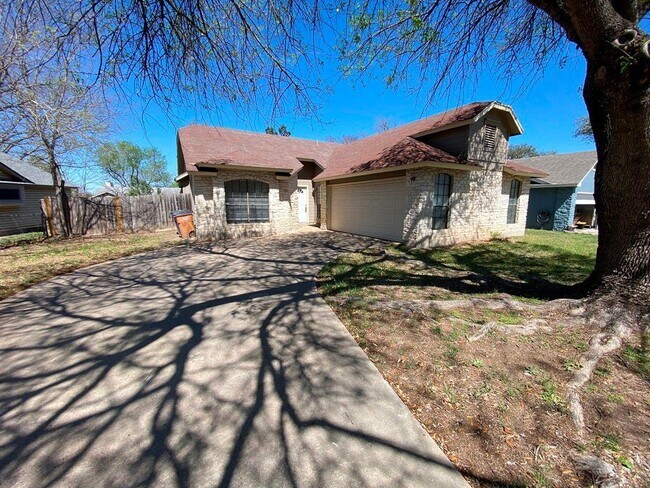 Photo - 1002 Great Britain Blvd