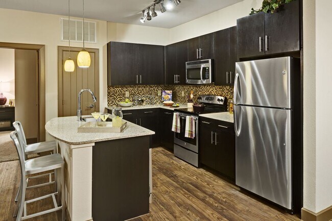 Photo - 2829 S Lakeline Blvd Unidad 1617
