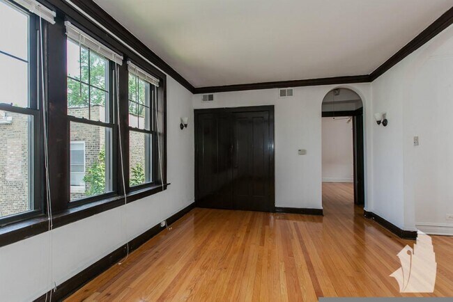 Photo - 3620 N Marshfield Ave