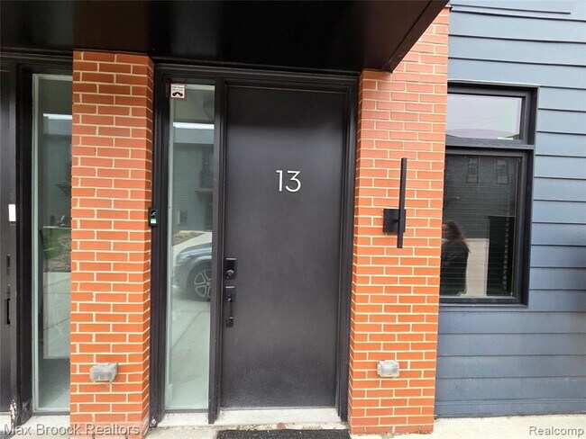 Photo - 1640 Bagley St Unit 13