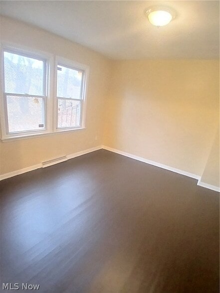 Photo - 21 Zents Ave