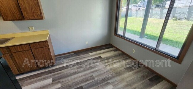 828 E Street-105