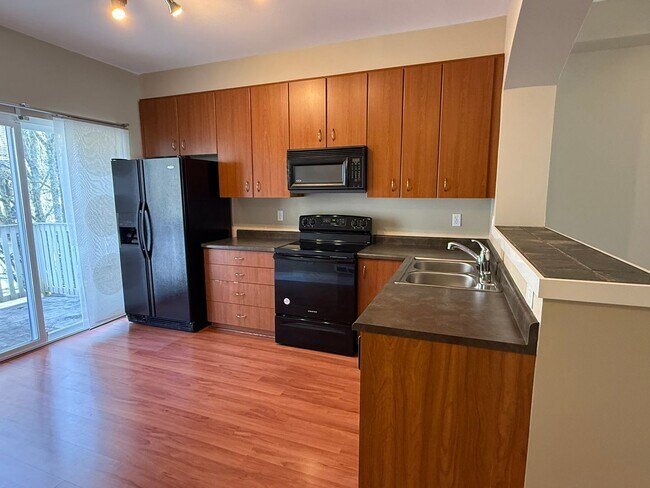 Photo - 2Bd/2.5Ba Redmond Townhouse