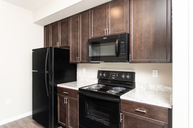 1BR, 1BA - 681 SF - The Alum - Seattle House