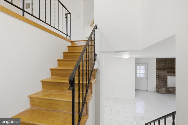 Photo - 4904 Hollywood Rd