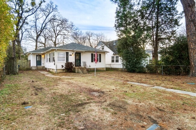 Building Photo - 2020 S P St