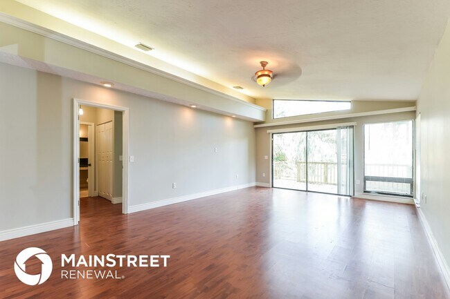 Photo - 8316 Brandeis Cir W