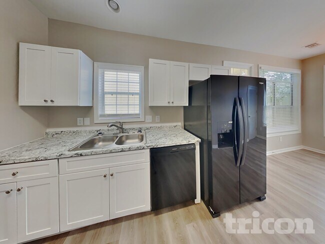 Photo - 2754 Nautical Way