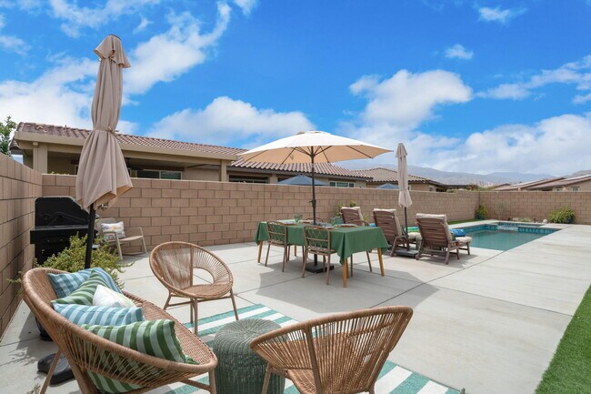 81887 Via Encinitas