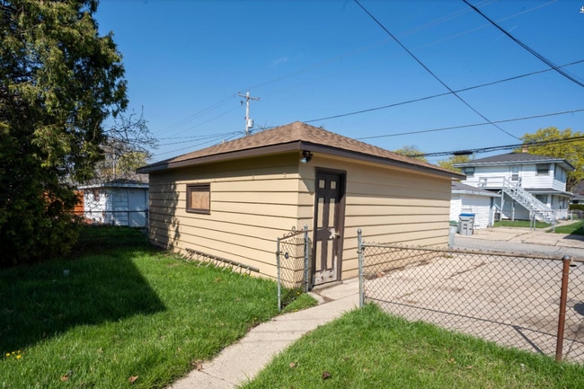 Photo - 5650A N 97th St Unidad A