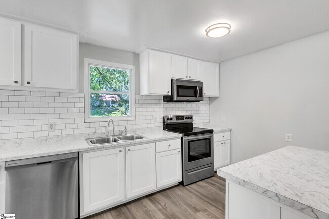 Photo - 108 Georgia St