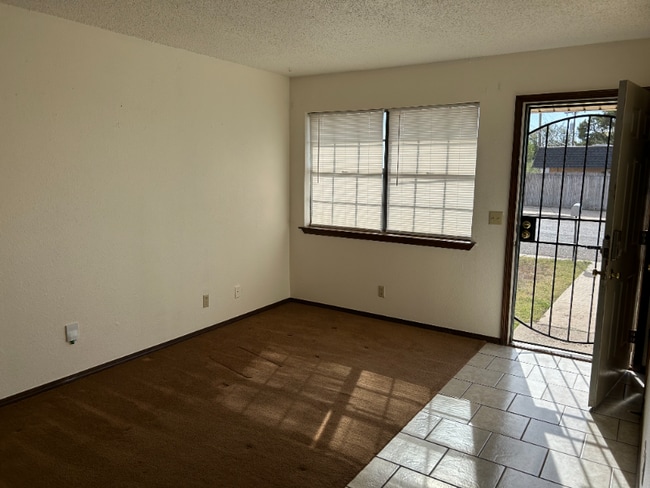 Photo - 1527 Kirkland Dr