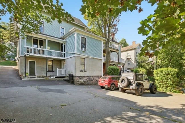 Photo - 61 Western Ave