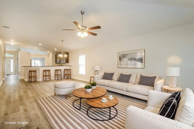 Photo - 1004 Kellogg Dr