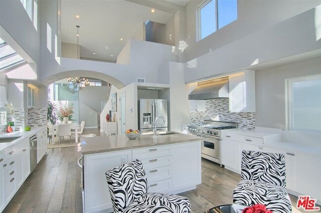 Building Photo - 2906 2nd St