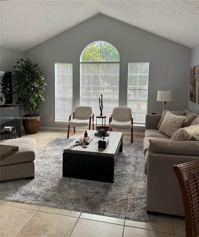 Building Photo - 1165 Crystal Way Unit B