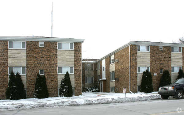 Greenwood Apartments - Greenwood Apartments
