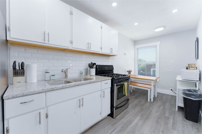 Photo - 1124 Morgan Ave Unit ID1268437P