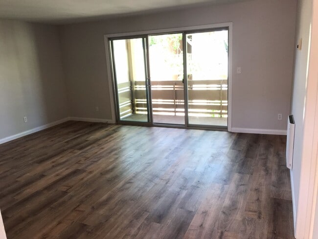 Photo - Awesome Remodeled Top Floor condo in Point Loma Tennis Club