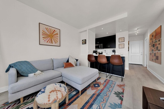 Photo - 899 Pine St Unit FL14-ID1340096P