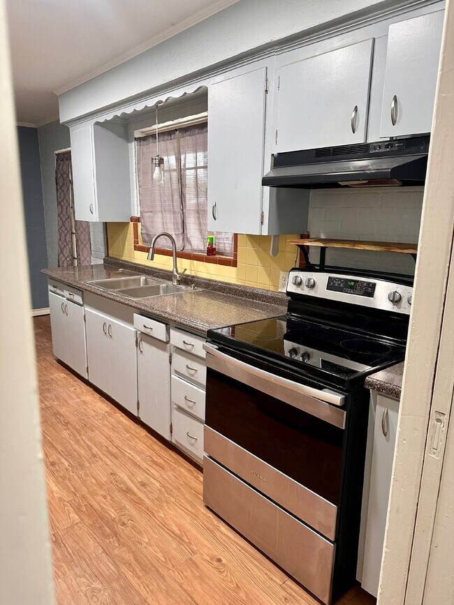 Photo - 713 W Vine Ave