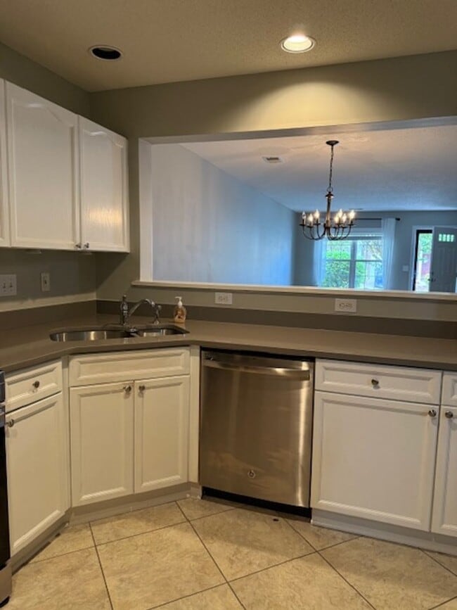 Photo - 59 Portrait Ln