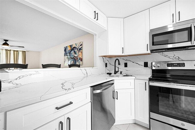 Photo - 400 SE 10th St Condo Unit 105