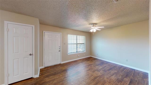 Photo - 218 Renfro St