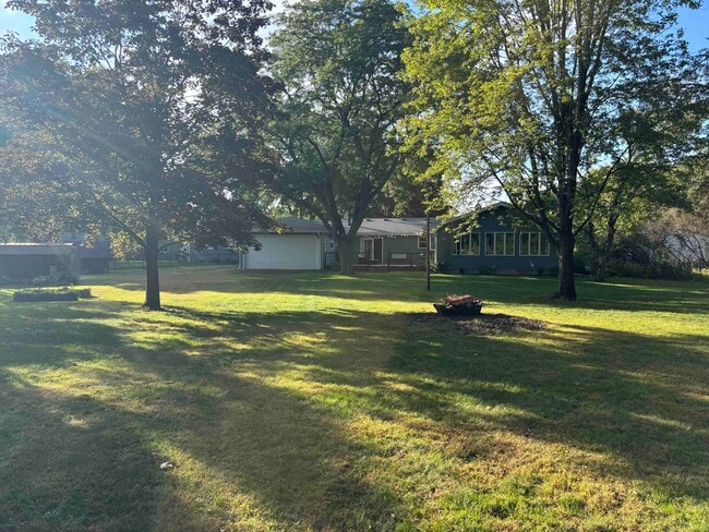 Photo - 409 Meadow Ct