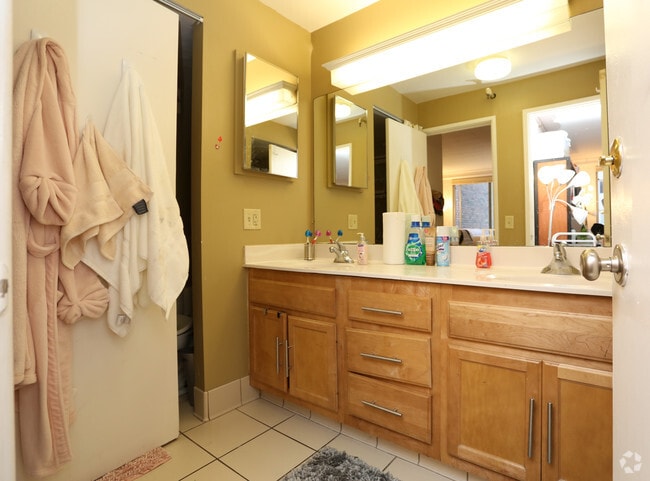 2BR, 1BA