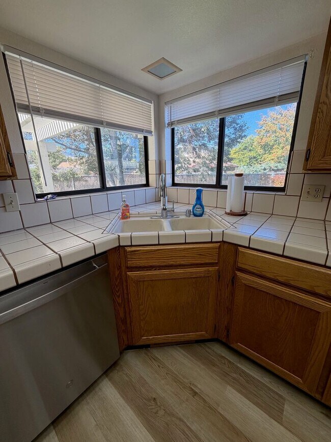 2988 Pinebrook Dr