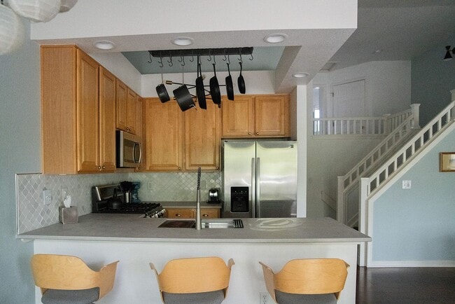 Photo - 2 BDR Gorgeous Updated Townhome with Huge Garden